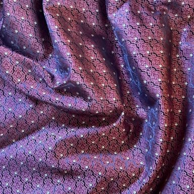 Hochwertige Trachtenstoffe und traditionelle Dirndlstoffe als Meterware aus Jacquard und Brokat im Chiemgauer Heimatwerk