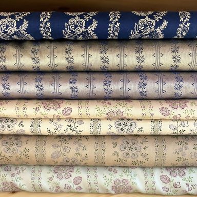 Hochwertige Trachtenstoffe und traditionelle Dirndlstoffe als Meterware grau, beige, schwarz im Chiemgauer Heimatwerk