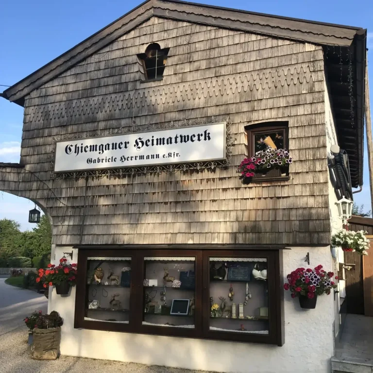 Stoffladen und Stoffgeschäft für Trachtenstoffe und Dirndlstoffe