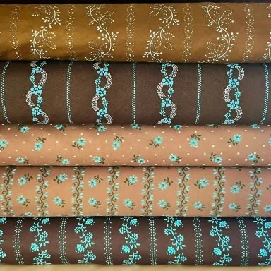 Hochwertige Trachtenstoffe und Dirndlstoffe braun als Meterware im Chiemgauer Heimatwerk