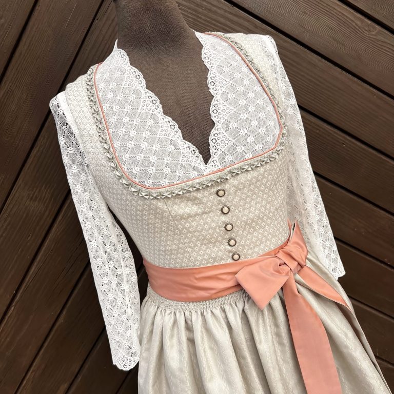 Waldorff Dirndlblusen im Onlineshop Chiemgauer Heimatwerk