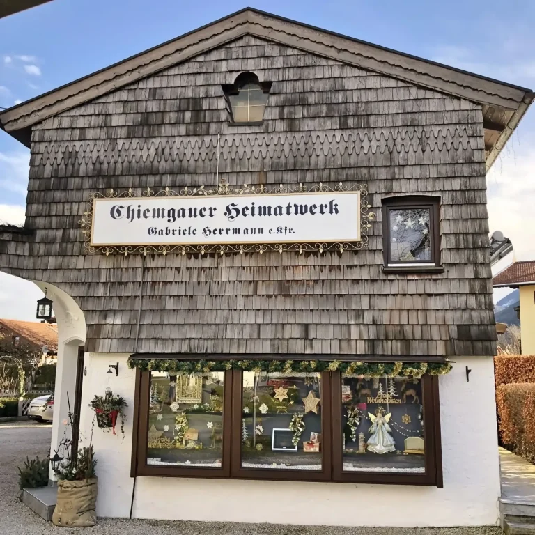 Stoffladen für Trachtenstoffe & Dirndlstoffe in Rosenheim und München